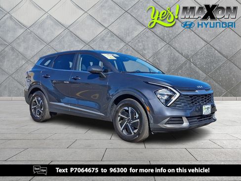 Used 2023 Kia Sportage LX image 1