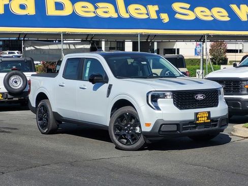 New 2025 Ford Maverick Lariat w/ Black Appearance Package image 1