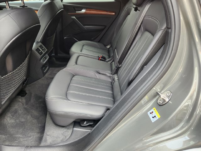 Used 2023 Audi Q5 2.0T Premium w/ Convenience Package AWD/4WD image 28