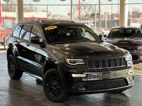Used 2021 Jeep Grand Cherokee Limited X image 2