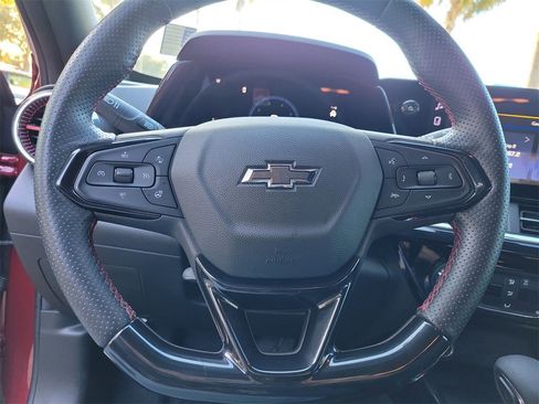 Certified 2024 Chevrolet Trax RS w/ Sunroof Package image 23