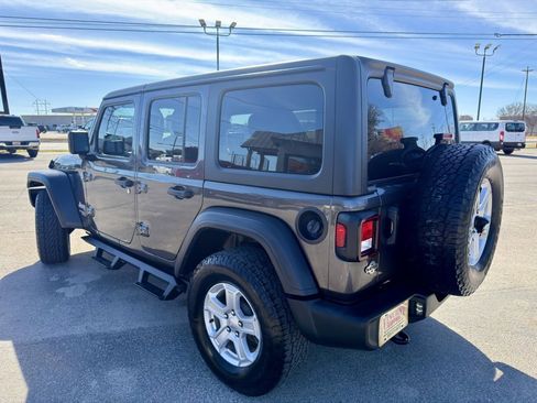 Used 2020 Jeep Wrangler Unlimited Sport S image 3