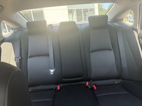 Used 2019 Honda Accord EX image 9