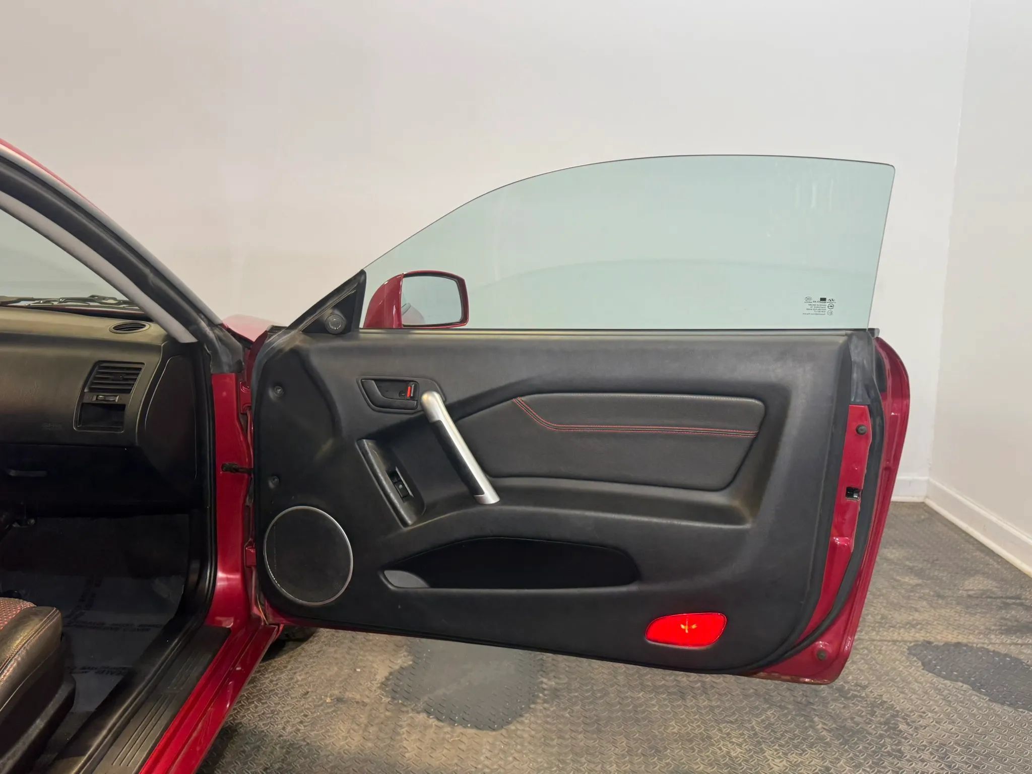 Used 2005 Hyundai Tiburon GT FWD image 21