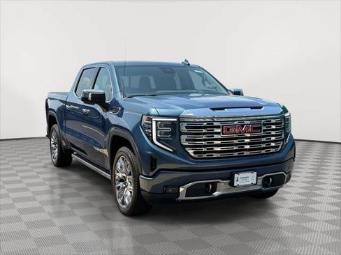 Used 2025 GMC Sierra 1500 Denali w/ Denali Reserve Package AWD/4WD image 1