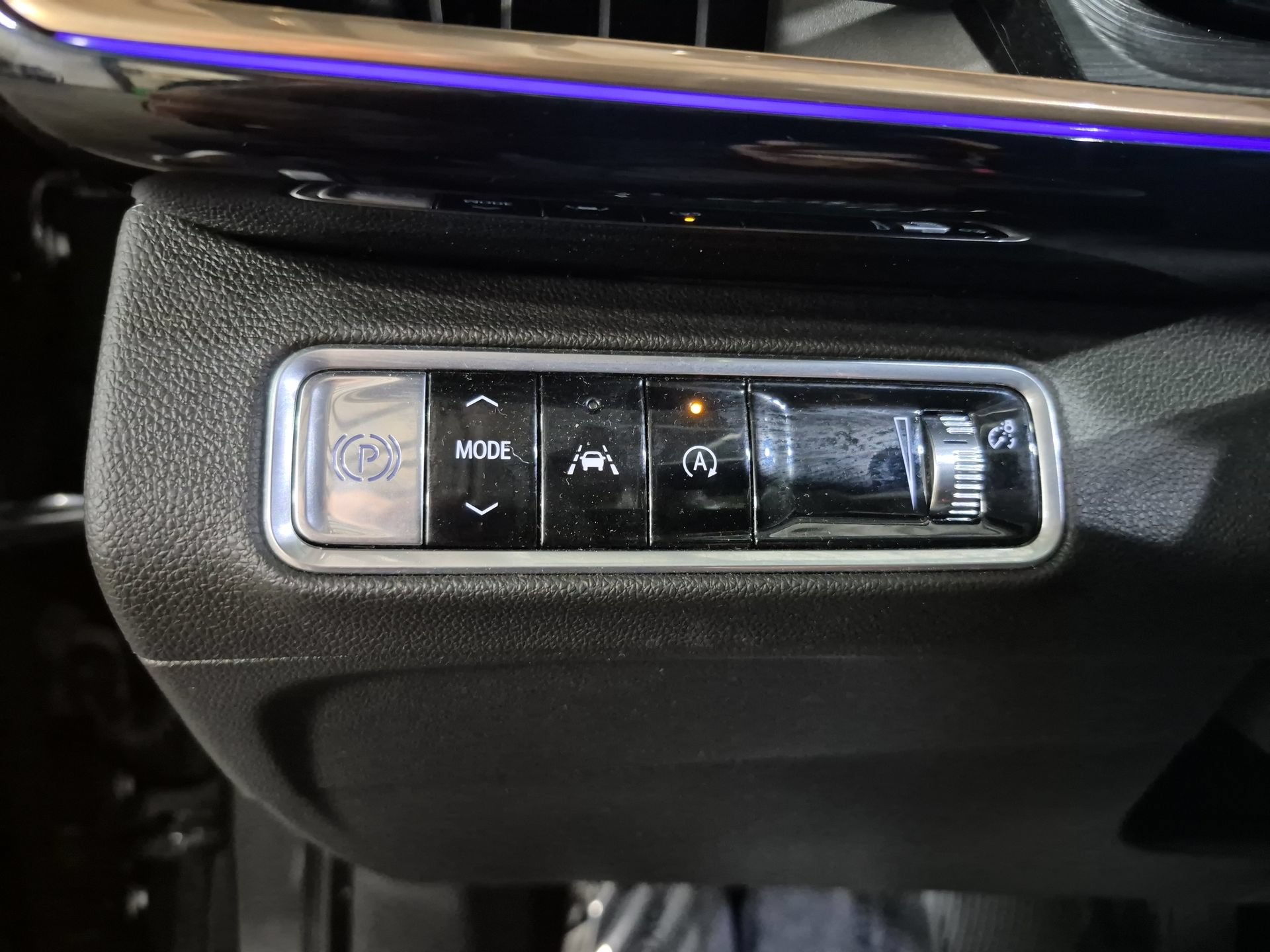 Used 2024 Buick Envision Avenir AWD/4WD image 19