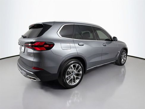 New 2026 BMW X5 xDrive40i w/ Climate Comfort Package image 5