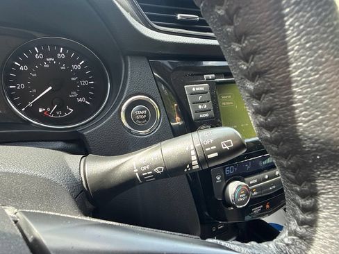Used 2019 Nissan Rogue SV FWD image 19