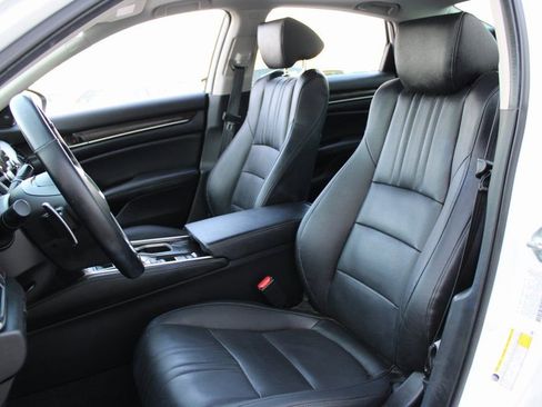Used 2019 Honda Accord Touring image 8