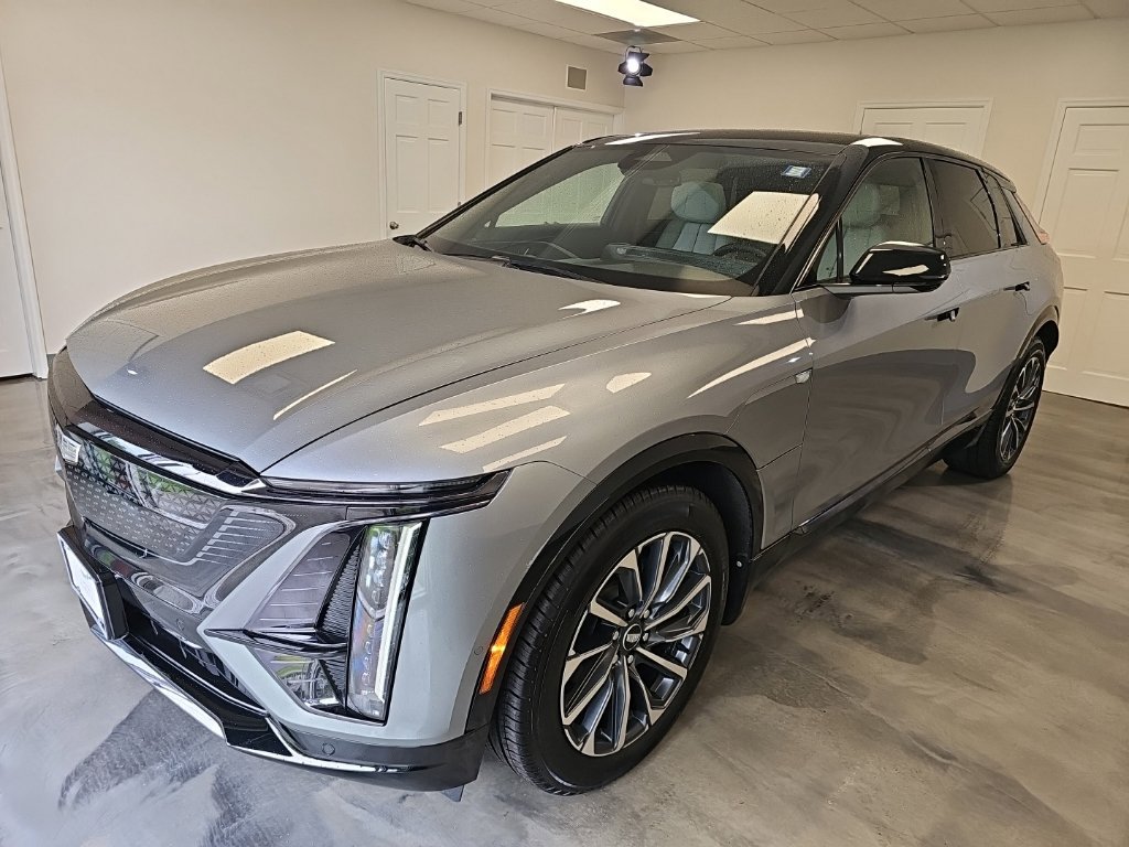 Certified 2024 Cadillac Lyriq Sport AWD/4WD image 7