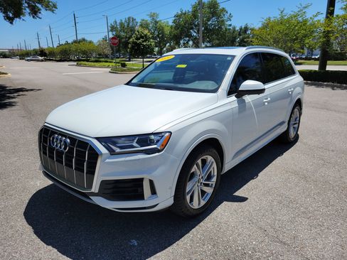 Used 2021 Audi Q7 3.0T Premium Plus w/ Premium Plus Package AWD/4WD image 8