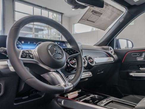 New 2026 Mercedes-Benz GLB 250 4MATIC image 7