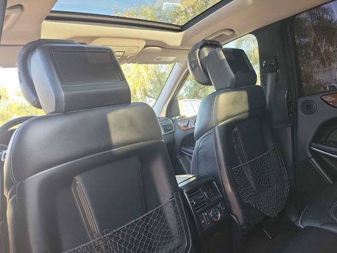 Used 2013 Mercedes-Benz GL 550 4MATIC image 16
