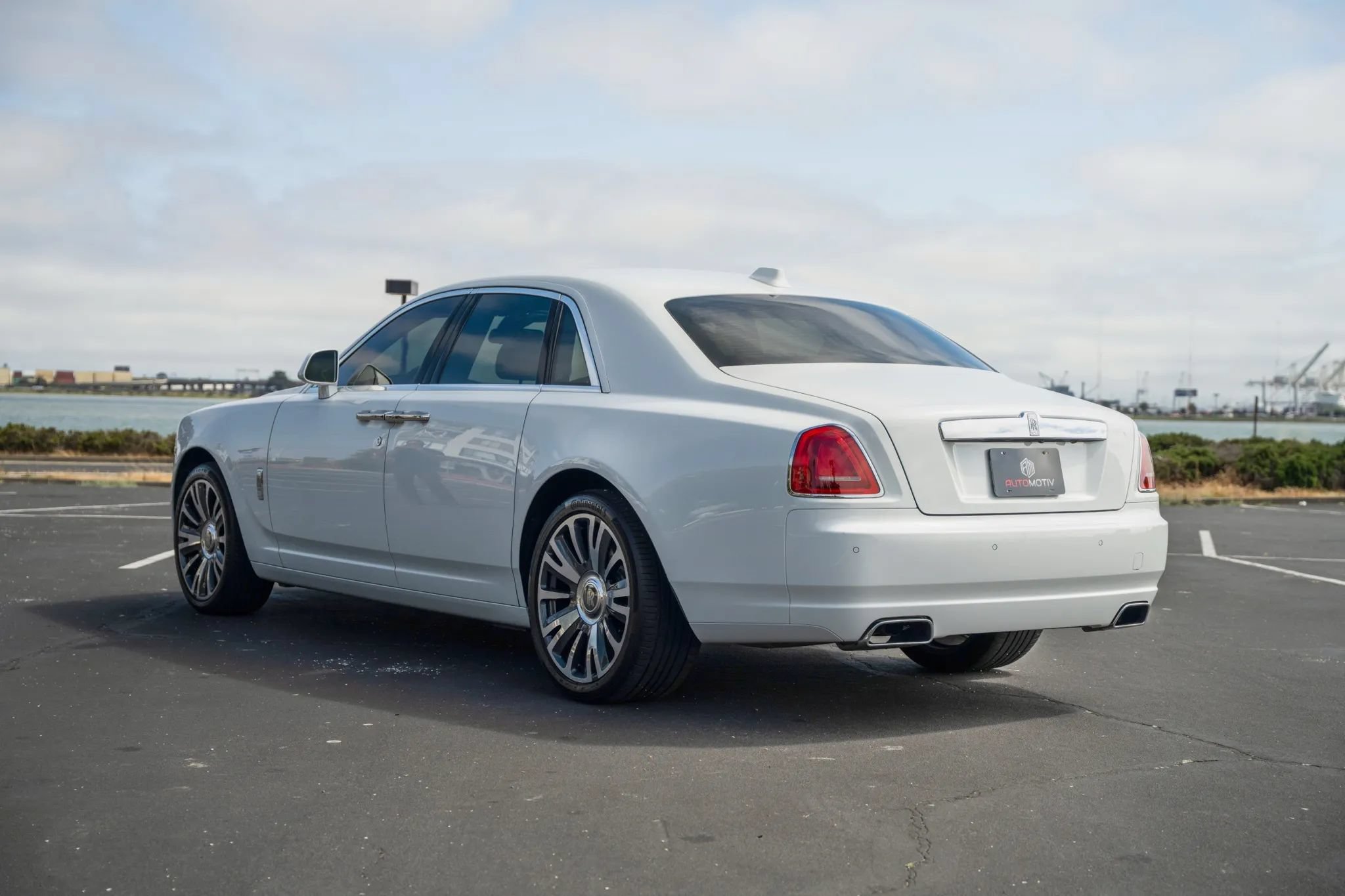 Used 2018 Rolls-Royce Ghost RWD image 7