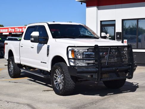 Used 2017 Ford F250 Lariat w/ FX4 Off-Road Package image 2