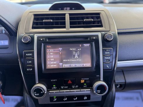 Used 2014 Toyota Camry SE FWD image 18
