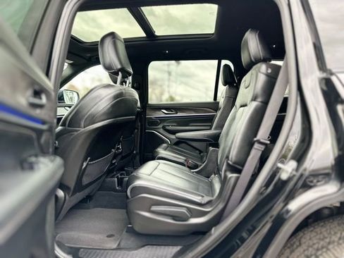 Used 2023 Jeep Grand Cherokee L Overland AWD/4WD image 19