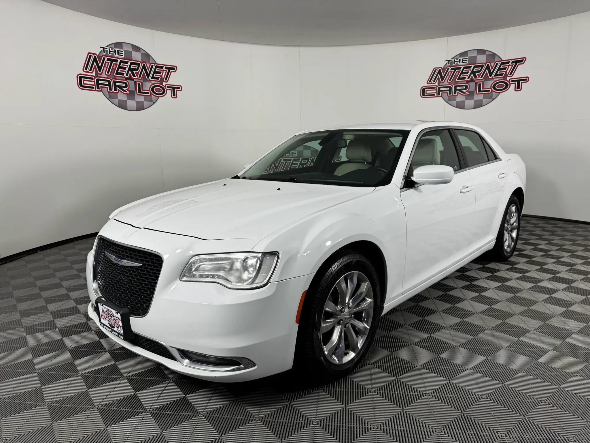 Used 2017 Chrysler 300 Limited w/ Driver Convenience Group AWD/4WD image 3