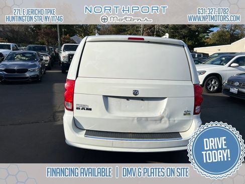 Used 2014 RAM C/V Tradesman w/ UConnect Hands-Free Group image 4