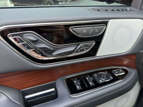Certified 2022 Lincoln Navigator Reserve AWD/4WD image 14
