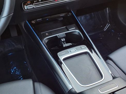 Used 2025 Mercedes-Benz GLA 250 4MATIC image 7