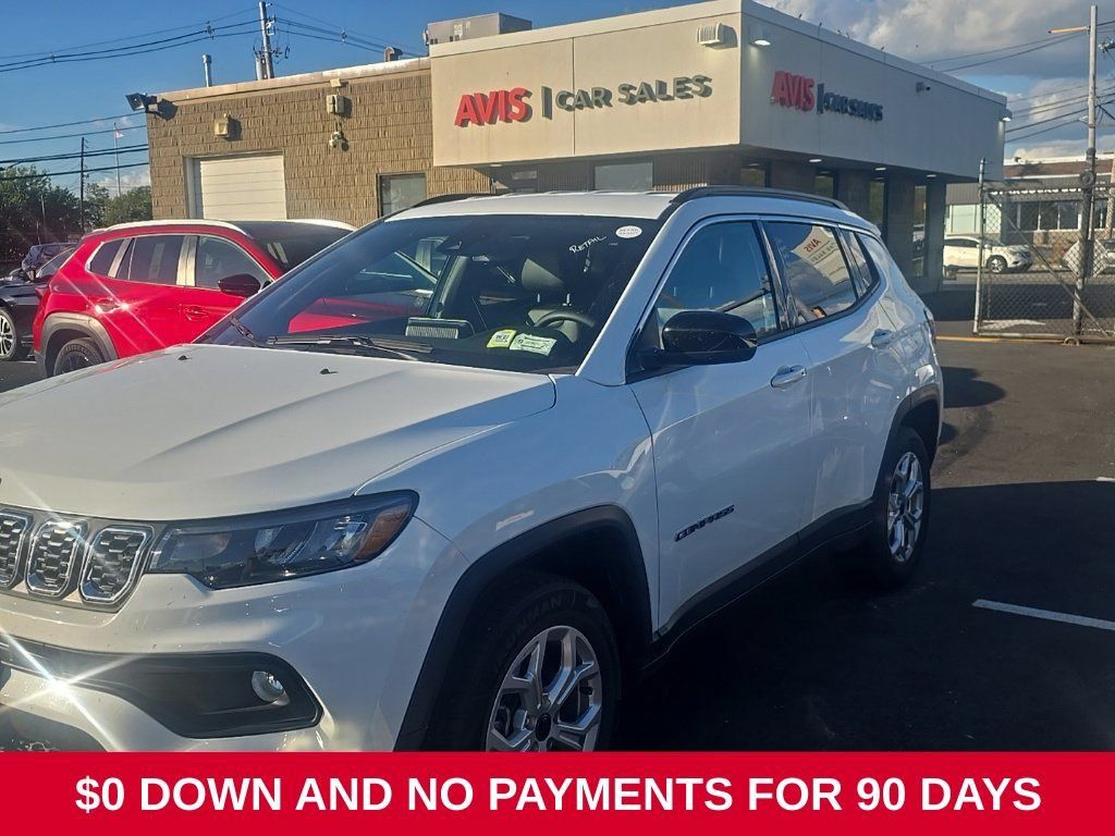 Used 2025 Jeep Compass Latitude AWD/4WD image 1