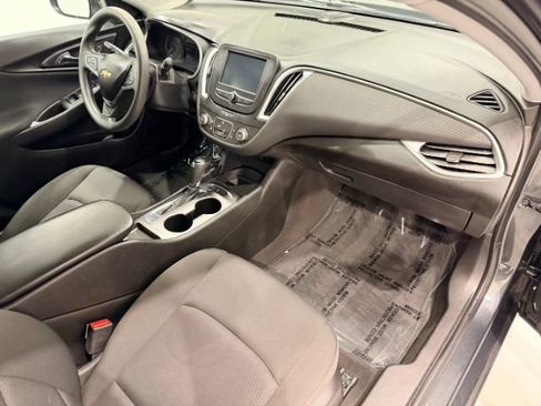 Used 2018 Chevrolet Malibu LS FWD image 23