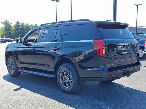 New 2025 Ford Expedition Active image 4