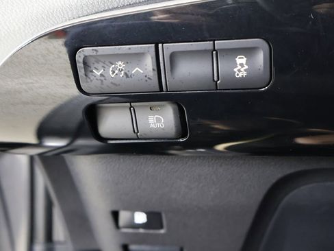 Used 2017 Toyota Prius Two w/ Carpet Mat Package image 21