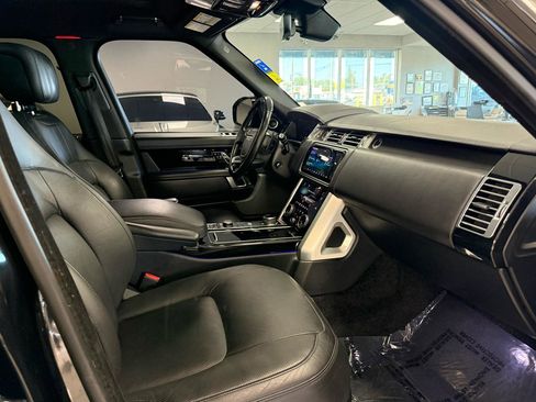 Used 2018 Land Rover Range Rover HSE AWD/4WD image 25