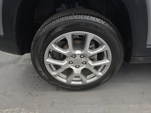 Used 2022 Jeep Compass Latitude AWD/4WD image 19