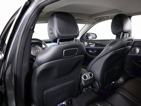 Used 2018 Mercedes-Benz E 300 4MATIC image 32