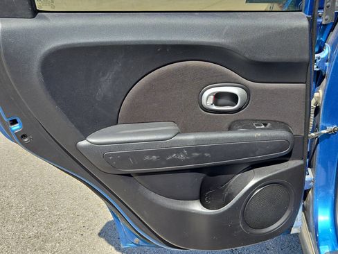 Used 2018 Kia Soul + FWD image 15