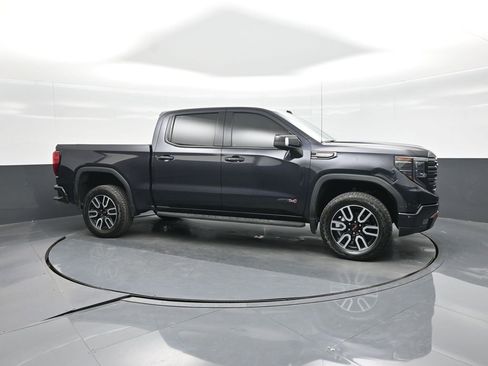 Used 2022 GMC Sierra 1500 AT4 w/ AT4 Premium Package image 9
