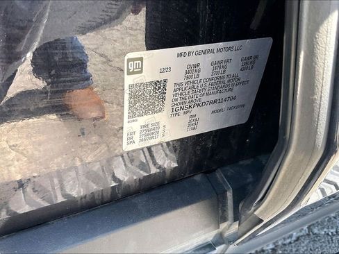 Used 2024 Chevrolet Tahoe Z71 w/ Luxury Package image 19