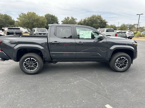 New 2024 Toyota Tacoma 4x4 Double Cab image 4