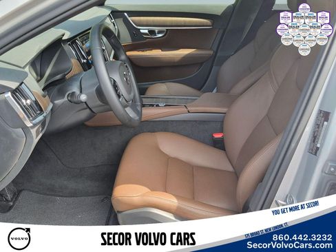 Used 2025 Volvo V90 B6 Cross Country Plus AWD/4WD image 14