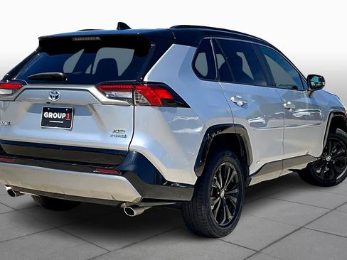 Used 2022 Toyota RAV4 XSE AWD/4WD image 12
