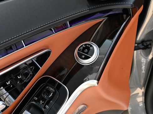 Used 2023 Mercedes-Benz Maybach S 680 4MATIC w/ Manufaktur Leather Package image 22