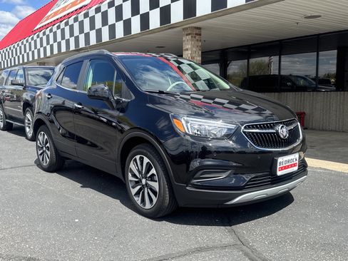Used 2021 Buick Encore Preferred w/ Safety Package II FWD image 3