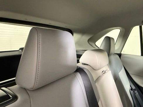 Used 2022 Toyota RAV4 XLE Premium image 33