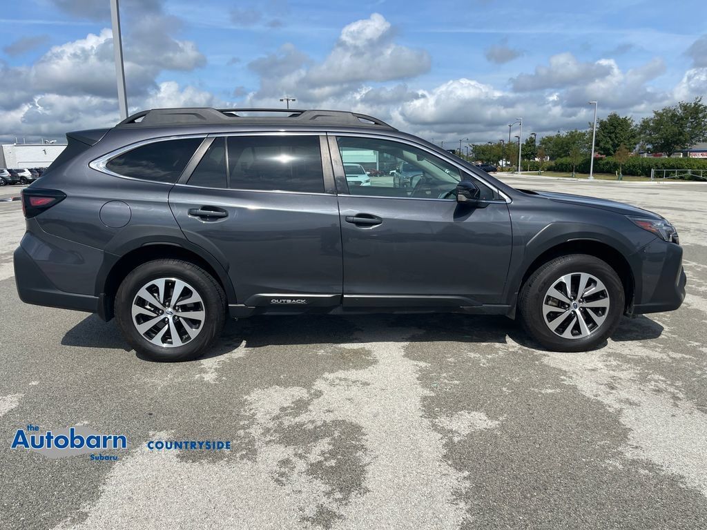 Used 2025 Subaru Outback Premium AWD/4WD image 6