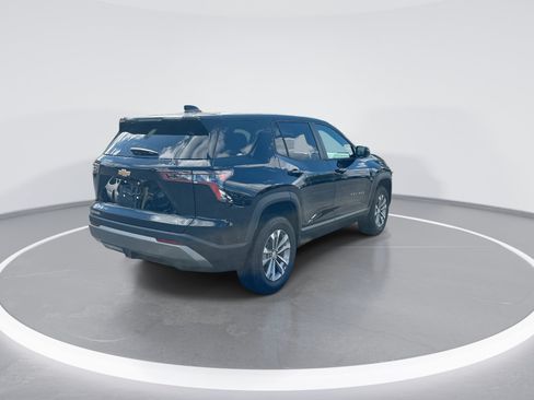 Used 2026 Chevrolet Equinox LT FWD image 9
