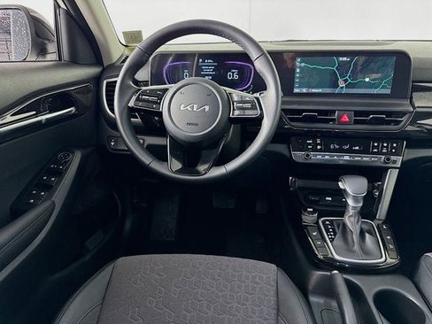 Certified 2025 Kia Seltos S image 22