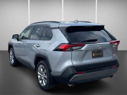 Used 2019 Toyota RAV4 Limited w/ Advanced Technology Package AWD/4WD image 12