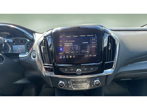 Used 2023 Chevrolet Traverse LT AWD/4WD image 17