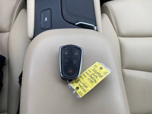 Used 2019 Cadillac XT5 FWD image 26