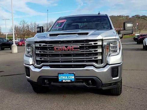 Used 2020 GMC Sierra 2500 SLE image 3
