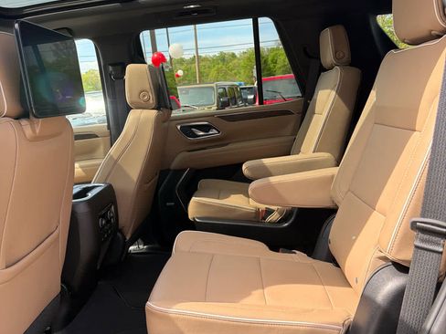 Used 2023 Chevrolet Tahoe Premier w/ Advanced Technology Package image 13