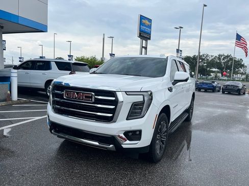 Used 2025 GMC Yukon XL Elevation RWD image 6